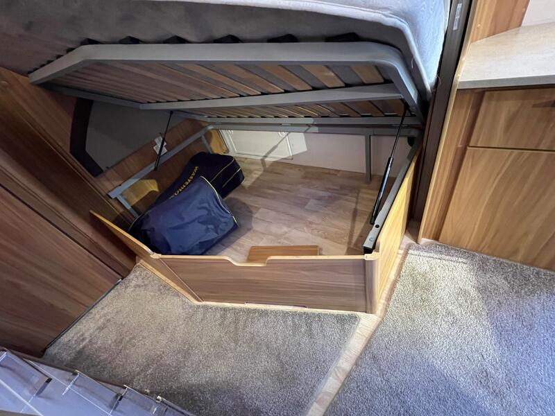 LUNAR CLUBMAN