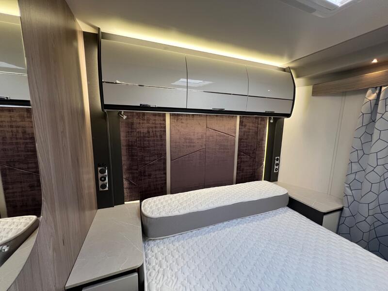SWIFT ELEGANCE GRANDE 835