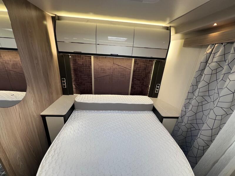 SWIFT ELEGANCE GRANDE 835