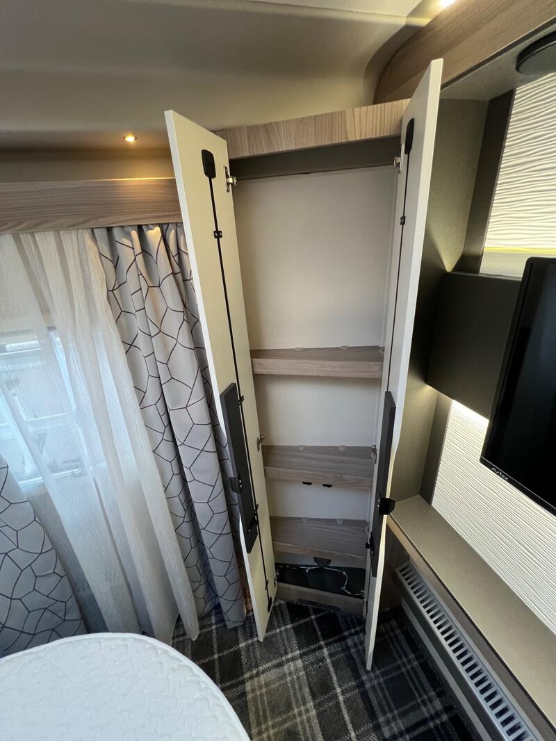 SWIFT ELEGANCE GRANDE 835
