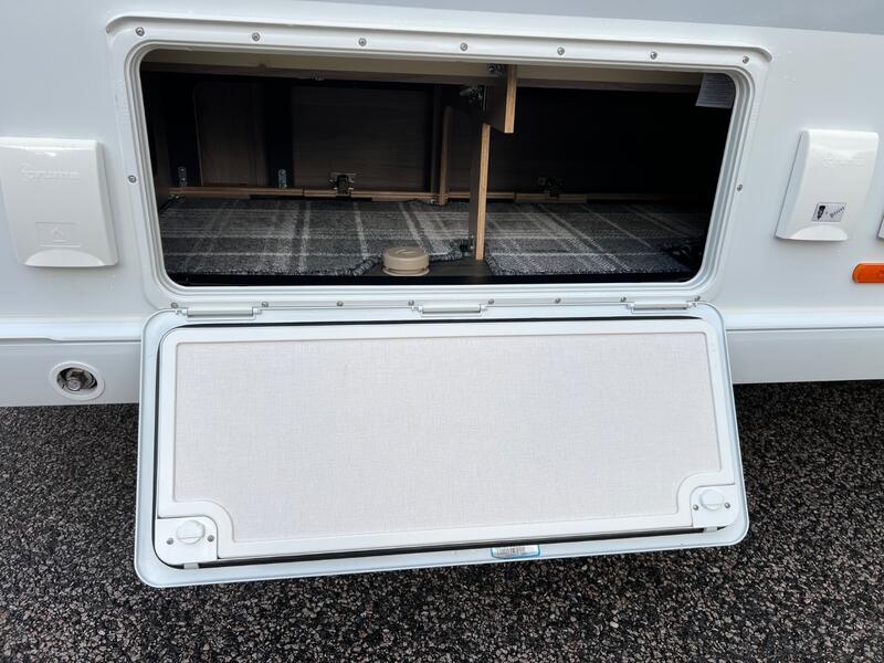 SWIFT ELEGANCE GRANDE 835